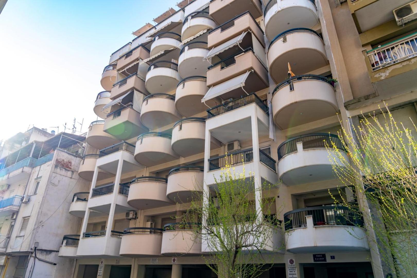 Kosmos Sercvice Apartment Beautiful Studio 2 With Additional Cost Parking 塞萨洛尼基 外观 照片