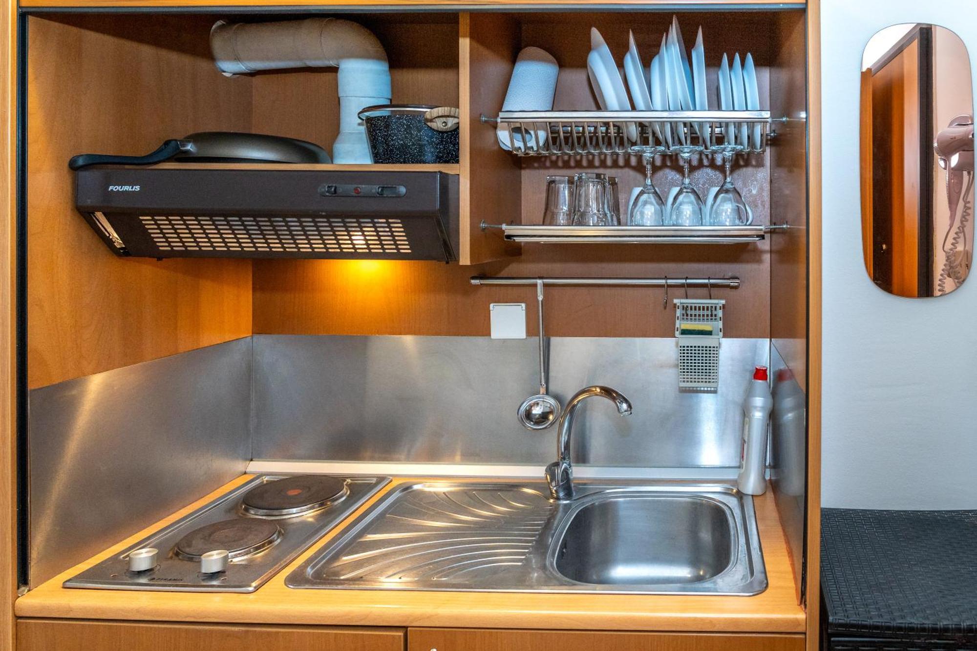 Kosmos Sercvice Apartment Beautiful Studio 2 With Additional Cost Parking 塞萨洛尼基 外观 照片